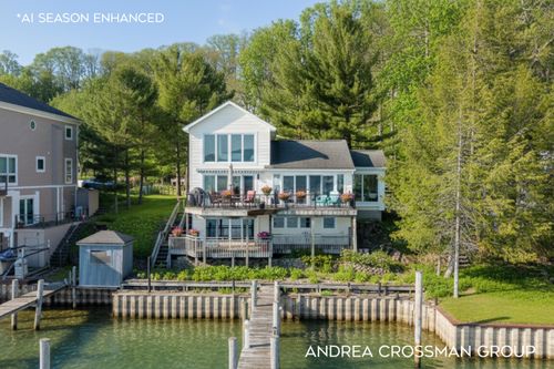 1005 Park St, Saugatuck, MI, 49453-9801 | Card Image