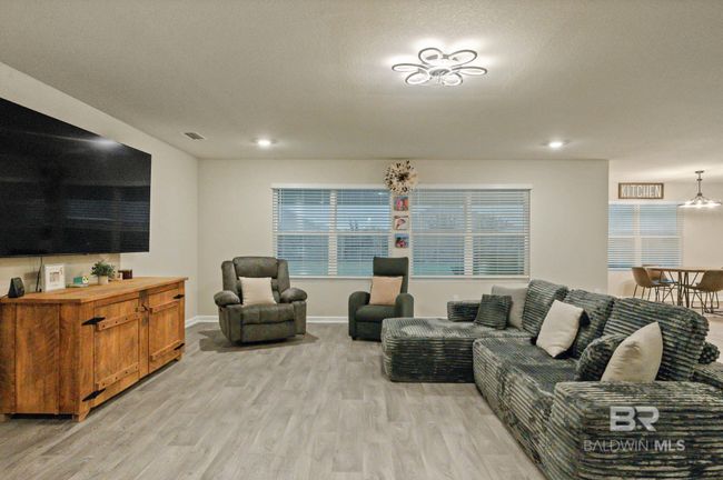 Living Room | Image 6