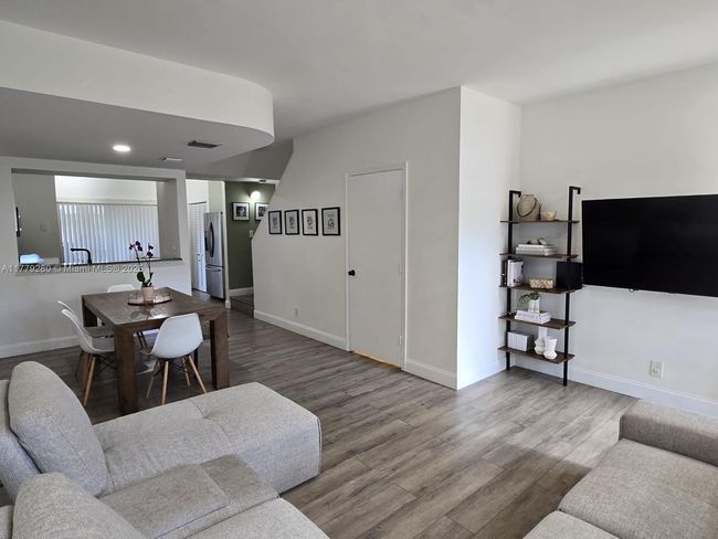 299 Duval Ct, Townhouse with 2 bedrooms, 2 bathrooms and null parking in Weston FL | Image 6