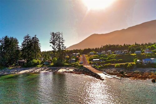 1173 7th Ave, Ucluelet, BC, V0R | Card Image