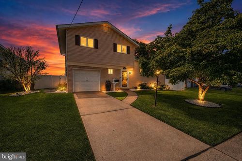 43 Rolling Ln, Hamilton, NJ, 08690-2112 | Card Image
