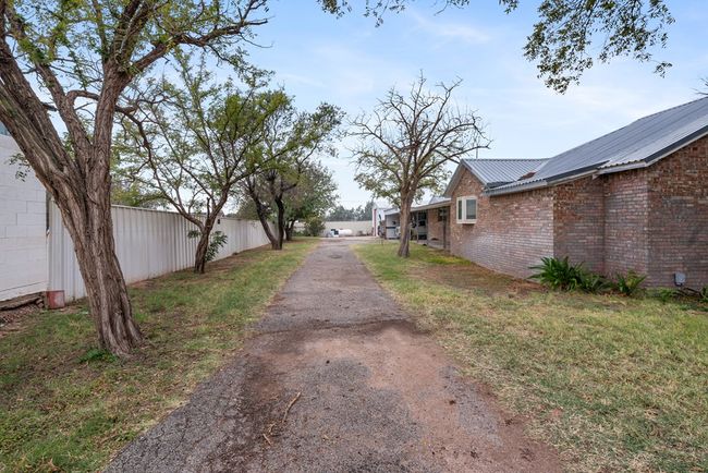 2507 Neill Rd, House other with 3 bedrooms, 2 bathrooms and 3 parking in Big Spring TX | Image 6