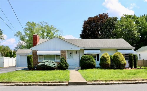 52 Kenyon Road, Cranston, RI, 02910 | Card Image