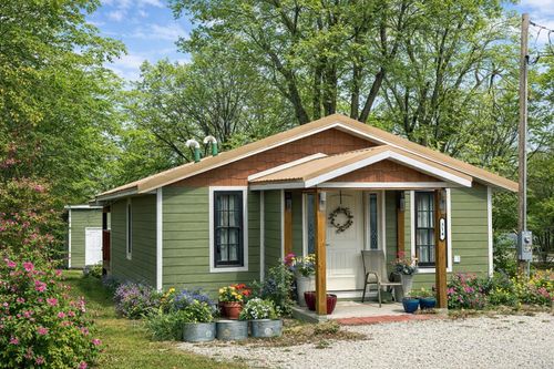 314 W 11th St, Mountain Grove, MO, 65711-1005 | Card Image