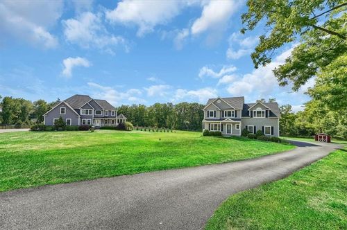 39 Paradise Valley Ln, Goshen, NY, 10924-6450 | Card Image
