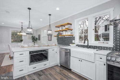 207 Saint Dunstans Rd, BALTIMORE, MD, 21212-3408 | Card Image