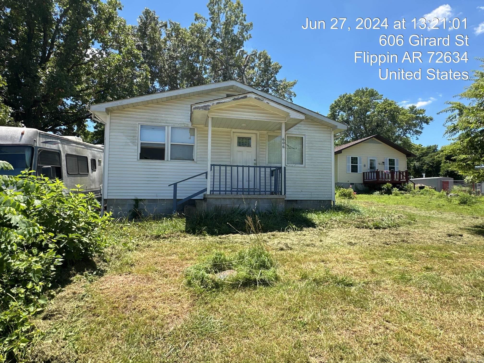 Girard St, Flippin, AR 72634
