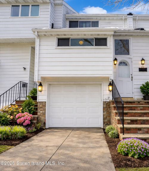 222 Forest Green, Staten Island, NY, 10312 | Card Image
