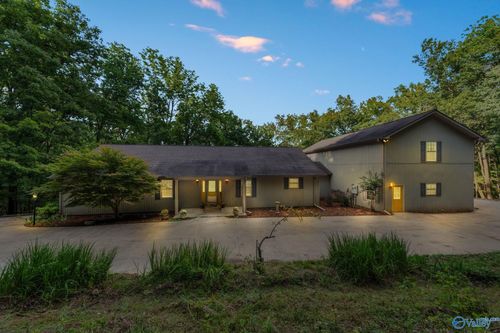 475 S Green Mountain Rd, Owens Cross Roads, AL, 35763-9793 | Card Image