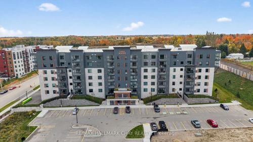 203-15 Kneeshaw Dr, Barrie, ON, L9J0X9 | Card Image