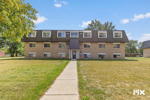 757 W Shepherd St, Charlotte, MI, 48813-2033 | Card Image