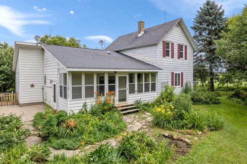 32653 Stinson Ridge Rd, Houston, MN, 55943-4032 | Card Image