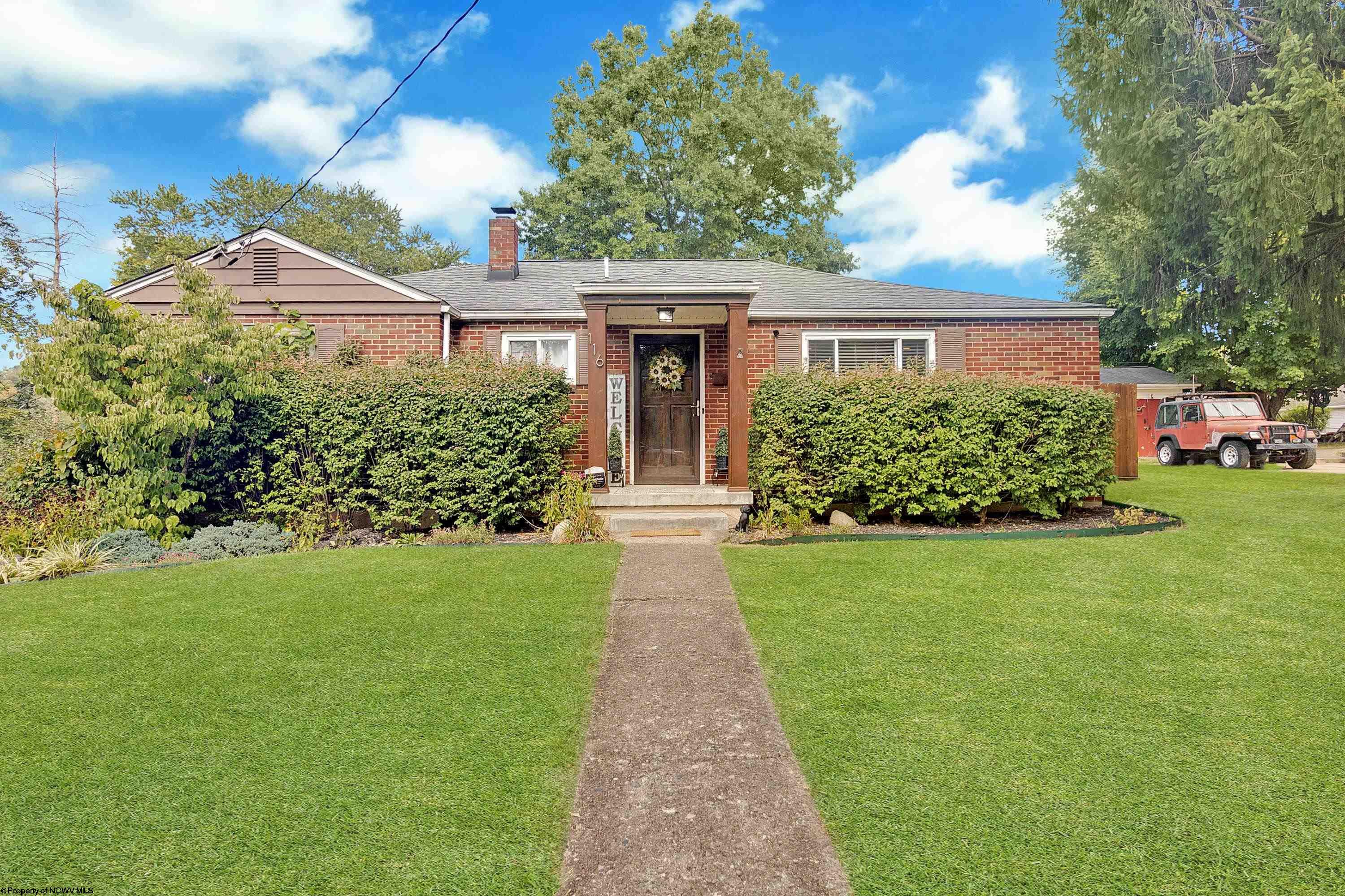 1st St, Westover, WV 26501