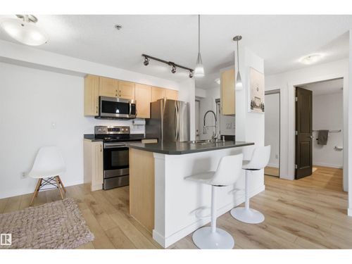 13908 136 St Nw, Edmonton, AB, T6V1Y4 | Card Image