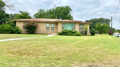 1611 Live Oak St, Goldthwaite, TX, 76844-2488 | Card Image