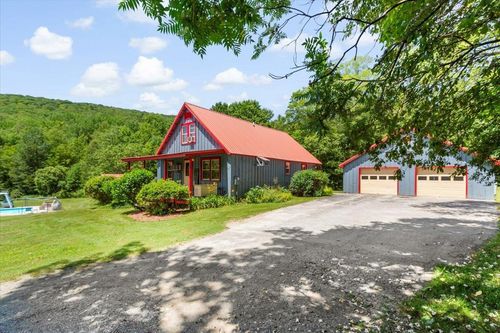 1061 Granger Hollow Rd, North Bennington, VT, 05257-9795 | Card Image