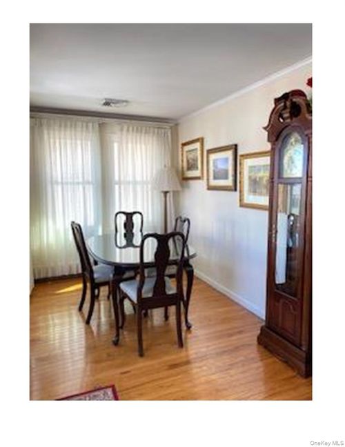 35 Indiana Ave, Long Beach, NY, 11561-1207 | Card Image