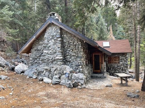9620 Falls Road, Forest Falls, CA, 92339 | Card Image