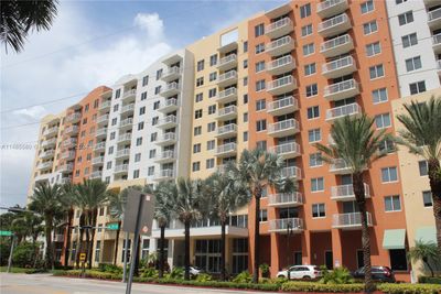 629 - 18800 Ne 29th Ave, Condo with 2 bedrooms, 2 bathrooms and null parking in Aventura FL | Image 1