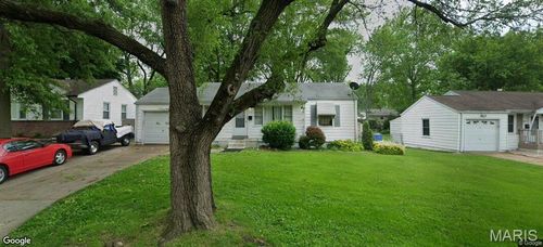 150 Saint Daniel Ln, Florissant, MO, 63031-6731 | Card Image