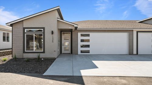 1325 Kalani Ct, West Richland, WA, 99353 | Card Image