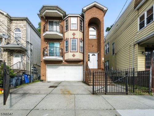586 S 19th St, Newark, NJ, 07103-5106 | Card Image