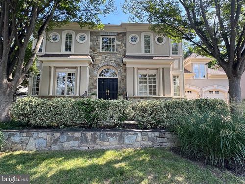 7444 Old Maple Sq, MCLEAN, VA, 22102-2817 | Card Image