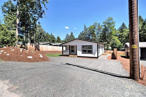 111 E Ashwood Ln, Shelton, WA, 98584-8165 | Card Image