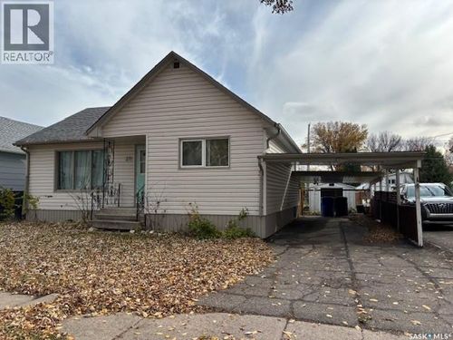 211 Canora Ave, Canora, SK, S0A0L1 | Card Image