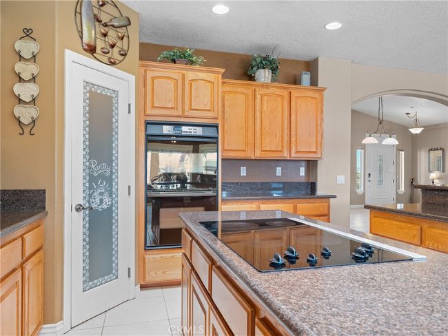 8650 Verbena Rd, House other with 4 bedrooms, 4 bathrooms and 7 parking in Oak Hills CA | Image 36