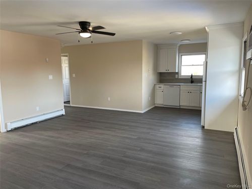 1-7 Locust Ave, Babylon, NY, 11702-2207 | Card Image