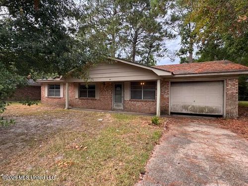 30 Nottingham Cir, Gulfport, MS, 39503-4031 | Card Image
