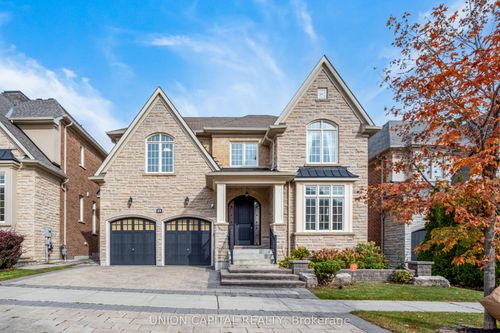 24 Royal Rd West, Markham, ON, L6C0L5 | Card Image