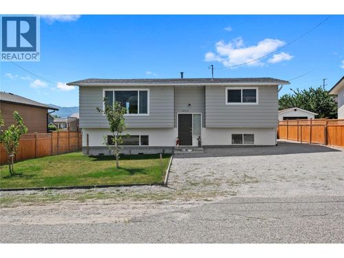 2519 Solar Road, West Kelowna, BC, V4T1P8 | Card Image