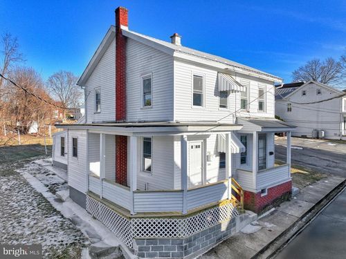 562 Race St, MILLERSBURG, PA, 17061-1158 | Card Image