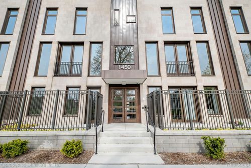 26-1454 Townsend St, Detroit, MI, 48214-2651 | Card Image