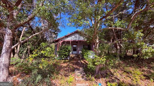 817 Howe St, waycross, GA, 31501-2061 | Card Image