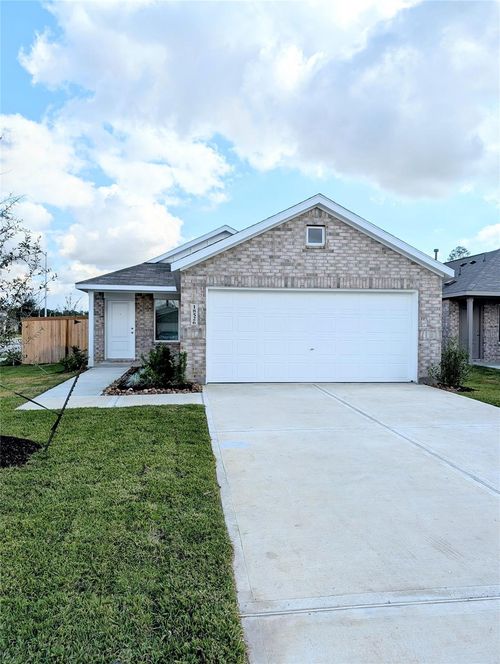 31448 Casacalenda Ln, Huffman, TX, 77336-2156 | Card Image