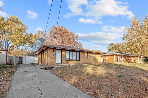 1829 Pearl Dr, West Des Moines, IA, 50265-4832 | Card Image