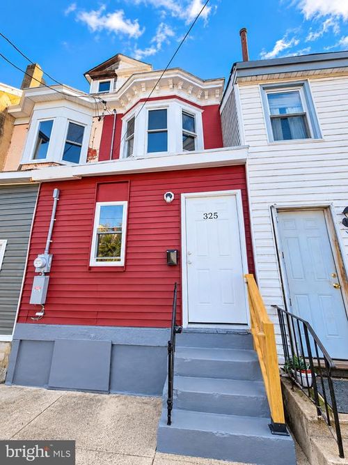 325 W Hanover St, Trenton, NJ, 08618-4827 | Card Image
