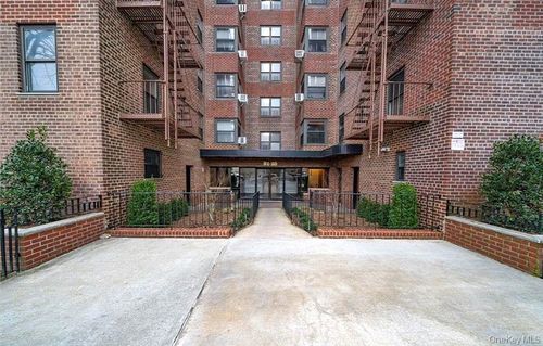 e102-91-10 32nd Ave, East Elmhurst, NY, 11369-2258 | Card Image