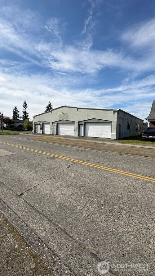 501 E 34th St, Tacoma, WA, 98404-2156 | Card Image