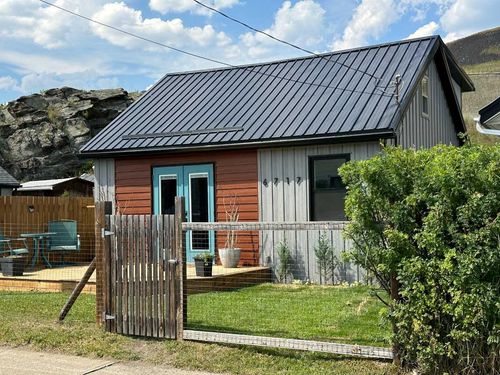 6717 17 Ave, Coleman, AB, T0K0M0 | Card Image