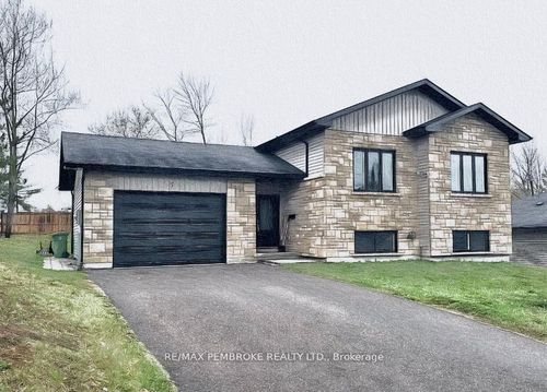 28 Jade Ave, Petawawa, ON, K8H0E5 | Card Image