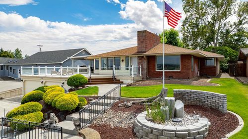 2003 W Canal Dr, Kennewick, WA, 99336-2571 | Card Image