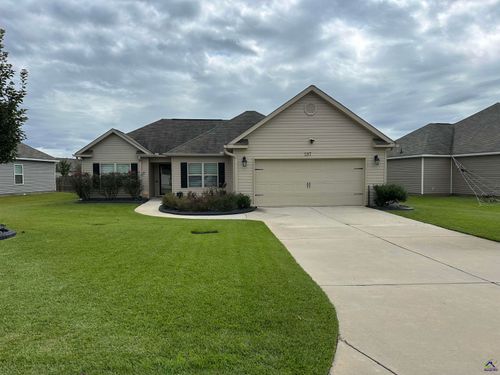 137 Worchester Cir, Perry, GA, 31069-5915 | Card Image