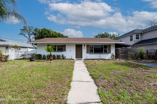251 Pine Tree Dr, Casselberry, FL, 32707-2929 | Card Image