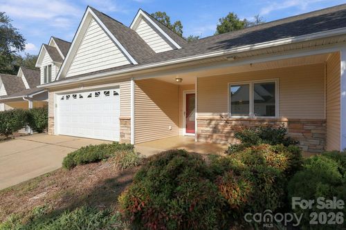29 Beekeeper Trl, Swannanoa, NC, 28778-6101 | Card Image