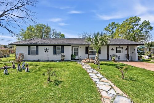 411 N Commerce St, Madisonville, TX, 77864-3316 | Card Image