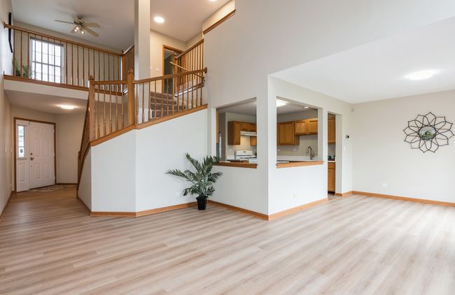 139 Millers Xing, Townhouse with 2 bedrooms, 3 bathrooms and 2 parking in Itasca IL | Image 5